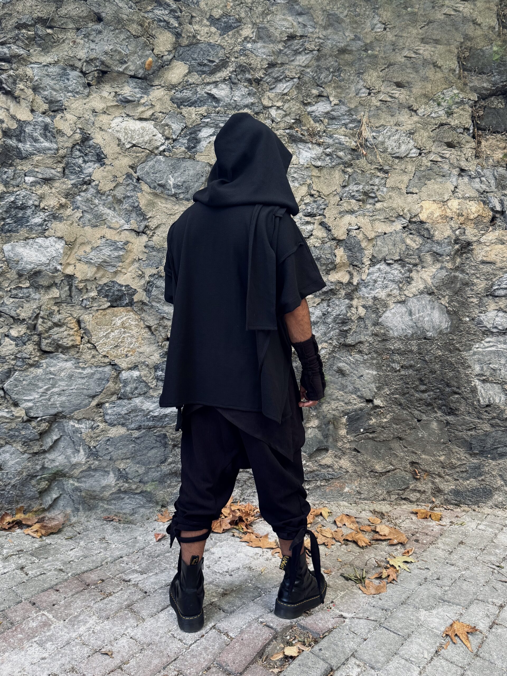 Shadow Drape Hooded Cardigan/ matching gloves Mina nia - Image 3